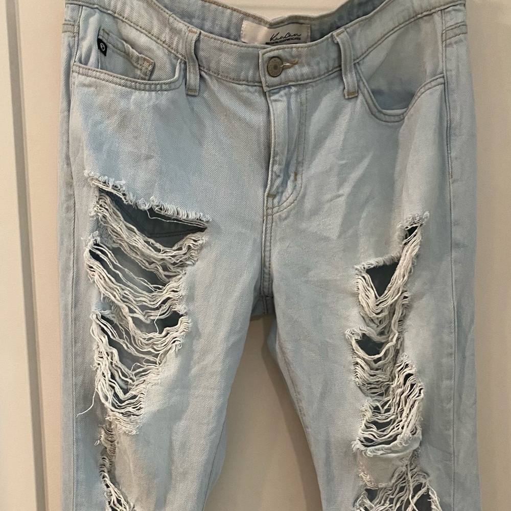 Super distressed boyfriend jeans size 27